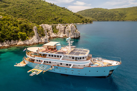 Exterior — Profile